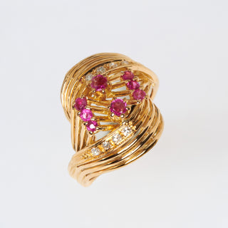 Rubinring aus 750 Gelbgold mit Diamant, nachhaltiger second hand Schmuck perfekt aufgearbeitet