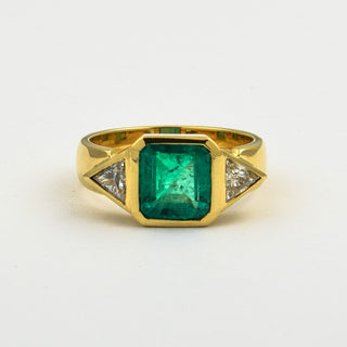 Smaragdring aus 750 Gelbgold mit Diamant, nachhaltiger second hand Schmuck perfekt aufgearbeitet