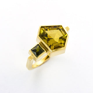 Ring aus 585 Gelbgold mit Turmalin, nachhaltiger second hand Schmuck perfekt aufgearbeitet