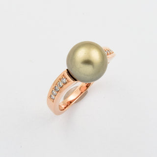 Ring aus 585 Rotgold mit Perle und Brillant, nachhaltiger second hand Schmuck perfekt aufgearbeitet