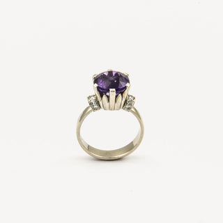 Ring aus 750 Weißgold mit Amethyst und Diamant, nachhaltiger second hand Schmuck perfekt aufgearbeitet
