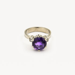 Ring aus 750 Weißgold mit Amethyst und Diamant, nachhaltiger second hand Schmuck perfekt aufgearbeitet
