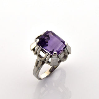 Ring aus 585 Weißgold mit Amethyst, nachhaltiger second hand Schmuck perfekt aufgearbeitet