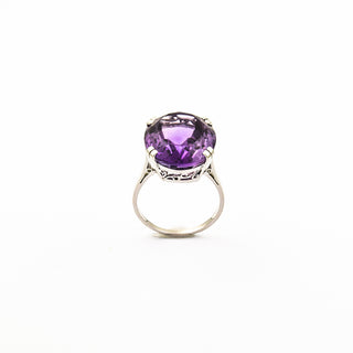 Ring aus 585 Weißgold mit Amethyst, nachhaltiger second hand Schmuck perfekt aufgearbeitet