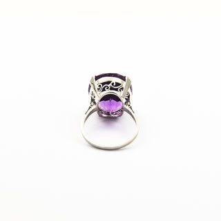 Ring aus 585 Weißgold mit Amethyst, nachhaltiger second hand Schmuck perfekt aufgearbeitet
