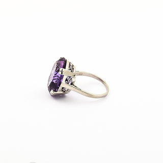 Ring aus 585 Weißgold mit Amethyst, nachhaltiger second hand Schmuck perfekt aufgearbeitet