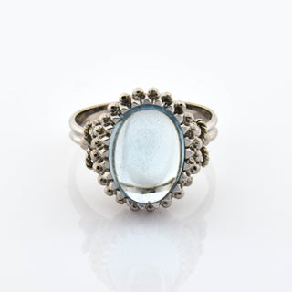 Ring aus 750 Weißgold mit Aquamarin, nachhaltiger second hand Schmuck perfekt aufgearbeitet