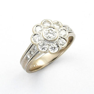 Brillantring aus 750 Weißgold, nachhaltiger second hand Schmuck perfekt aufgearbeitet