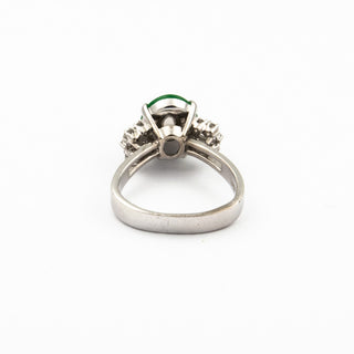Ring aus 585 Weißgold mit Jade, Brillant und Diamant, nachhaltiger second hand Schmuck perfekt aufgearbeitet