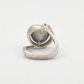 Ring aus 750 Weißgold mit Onyx und Brillant, nachhaltiger second hand Schmuck perfekt aufgearbeitet