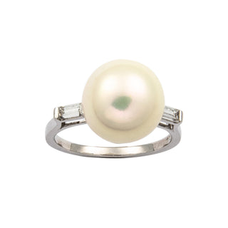 Ring aus 750 Weißgold mit Perle und Diamant, nachhaltiger second hand Schmuck perfekt aufgearbeitet