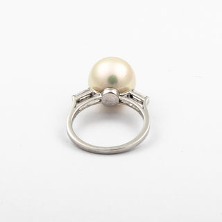 Ring aus 750 Weißgold mit Perle und Diamant, nachhaltiger second hand Schmuck perfekt aufgearbeitet