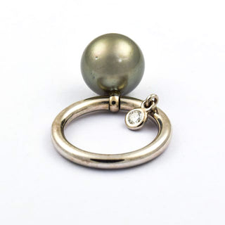 Katzler Perlenring aus 750 Weißgold mit Brillant, nachhaltiger second hand Schmuck perfekt aufgearbeitet