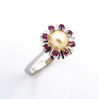 Perlenring aus 585 Weißgold mit Rubin, nachhaltiger second hand Schmuck perfekt aufgearbeitet