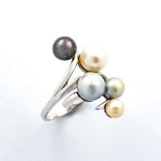 Perlenring aus 585 Weißgold, nachhaltiger second hand Schmuck perfekt aufgearbeitet