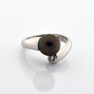 Perlenring aus 750 Weißgold mit Brillant, nachhaltiger second hand Schmuck perfekt aufgearbeitet