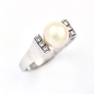 Perlenring aus 750 Weißgold mit Brillant, nachhaltiger second hand Schmuck perfekt aufgearbeitet