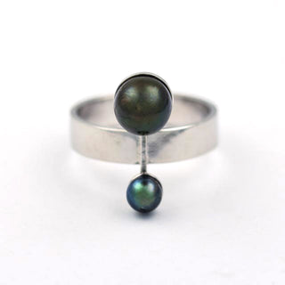 Perlenring aus 585 Weißgold, nachhaltiger second hand Schmuck perfekt aufgearbeitet