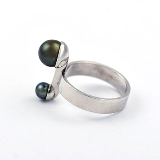 Perlenring aus 585 Weißgold, nachhaltiger second hand Schmuck perfekt aufgearbeitet