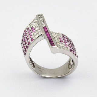 Rubinring aus 750 Weißgold mit Brillant, nachhaltiger second hand Schmuck perfekt aufgearbeitet