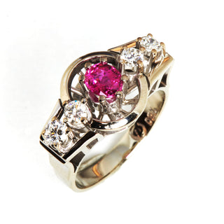 Rubinring aus 750 Weißgold mit Brillant, nachhaltiger second hand Schmuck perfekt aufgearbeitet