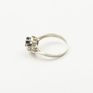 Saphirring aus 585 Weißgold mit Brillant, nachhaltiger second hand Schmuck perfekt aufgearbeitet