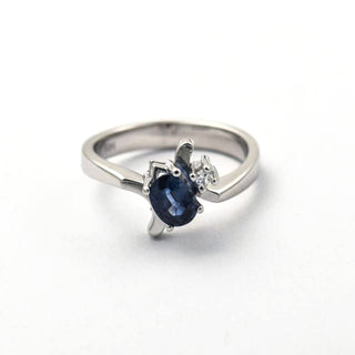 Saphirring aus 585 Weißgold mit Diamant, nachhaltiger second hand Schmuck perfekt aufgearbeitet