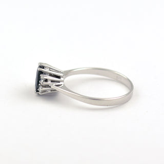 Saphirring aus 585 Weißgold mit Brillant, nachhaltiger second hand Schmuck perfekt aufgearbeitet