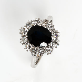 Saphirring aus 585 Weißgold mit Brillant und Diamant, nachhaltiger second hand Schmuck perfekt aufgearbeitet