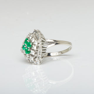 Smaragdring aus 750 Weißgold mit Diamant und Brillant, nachhaltiger second hand Schmuck perfekt aufgearbeitet