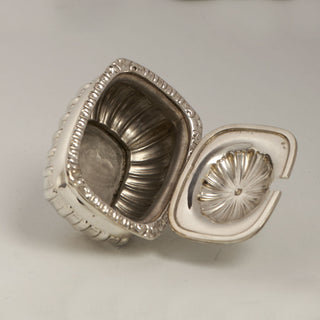 Salzfass aus Silber, nachhaltiger second hand Schmuck perfekt aufgearbeitet