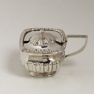 Salzfass aus Silber, nachhaltiger second hand Schmuck perfekt aufgearbeitet