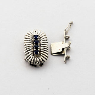 Schließe aus 585 Weißgold mit Saphir, nachhaltiger second hand Schmuck perfekt aufgearbeitet