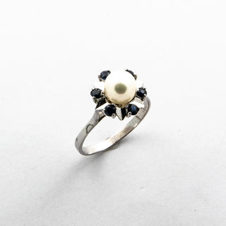 Schmuckset aus 585 Weißgold mit Perle und Saphir, nachhaltiger second hand Schmuck perfekt aufgearbeitet