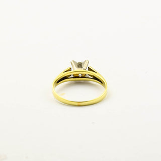 Solitärring aus 585 Gelb- und Weißgold mit Diamant, nachhaltiger second hand Schmuck perfekt aufgearbeitet