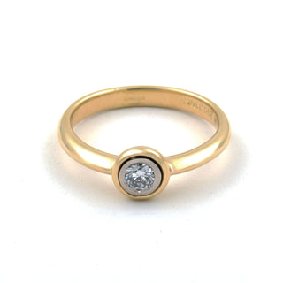 Solitärring aus 750 Gelb- und Weißgold mit Brillant, nachhaltiger second hand Schmuck perfekt aufgearbeitet