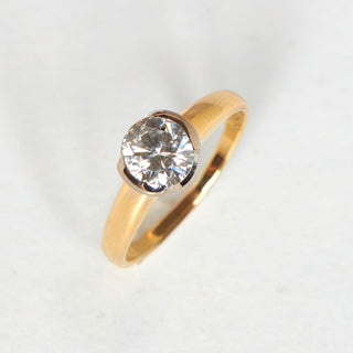 Brillantring aus 18 kt Gelb- und Weißgold, nachhaltiger second hand Schmuck perfekt aufgearbeitet