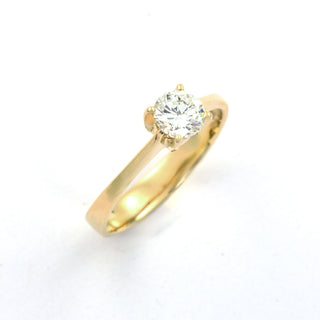 Solitärring aus 585 Gelbgold mit Brillant, nachhaltiger second hand Schmuck perfekt aufgearbeitet