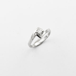 Solitärring aus 585 Weißgold mit Brillant, nachhaltiger second hand Schmuck perfekt aufgearbeitet