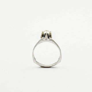 Solitärring aus 585 Weißgold mit Brillant, nachhaltiger second hand Schmuck perfekt aufgearbeitet