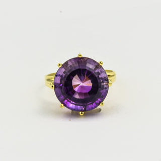 Ring aus 585 Gelbgold mit Amethyst, nachhaltiger second hand Schmuck perfekt aufgearbeitet