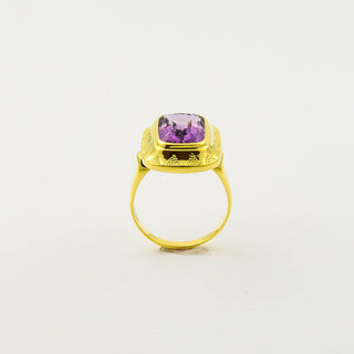 Ring aus 585 Gelbgold mit Amethyst, nachhaltiger second hand Schmuck perfekt aufgearbeitet