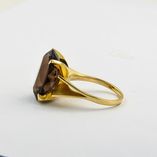 Ring aus 750 Gelbgold mit Rauchquarz, nachhaltiger second hand Schmuck perfekt aufgearbeitet