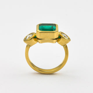 Smaragdring aus 750 Gelbgold mit Brillant, nachhaltiger second hand Schmuck perfekt aufgearbeitet