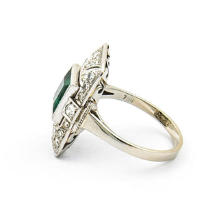 Ring aus 750 Weißgold mit Smaragd und Diamant, nachhaltiger second hand Schmuck perfekt aufgearbeitet