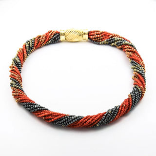 Korallencollier mit Schließe und Ösen aus 750 Gelbgold mit Hämatit, nachhaltiger second hand Schmuck perfekt aufgearbeitet