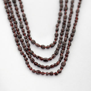 Vierreihige Granatkette mit Schließe aus 585 Gelbgold mit Granaten und Brillant, nachhaltiger second hand Schmuck perfekt aufgearbeitet