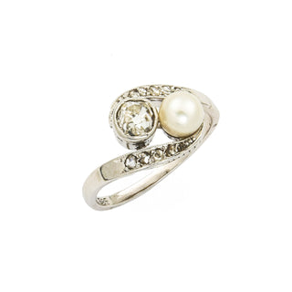 Toi-et-Moi Ring aus 585 Weißgold mit Perle und Diamant, nachhaltiger second hand Schmuck perfekt aufgearbeitet
