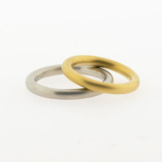 Niessing Trauringe Rund aus 750 Gelbgold/Platin, nachhaltiger second hand Schmuck perfekt aufgearbeitet