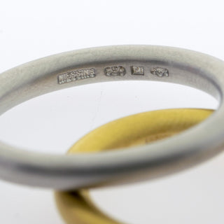 Niessing Trauringe Rund aus 750 Gelbgold/Platin, nachhaltiger second hand Schmuck perfekt aufgearbeitet